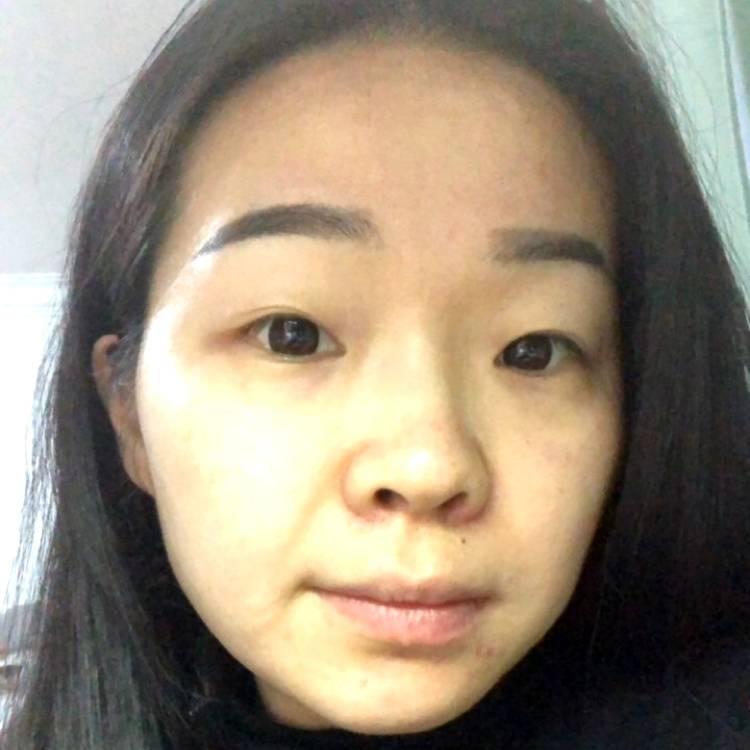 裔依的照片