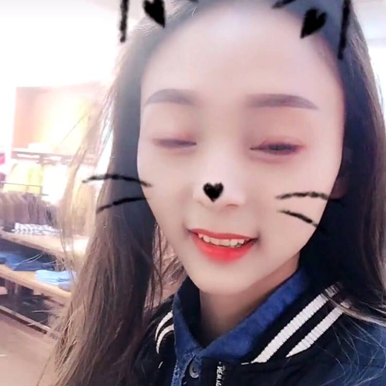 结实草莓的照片