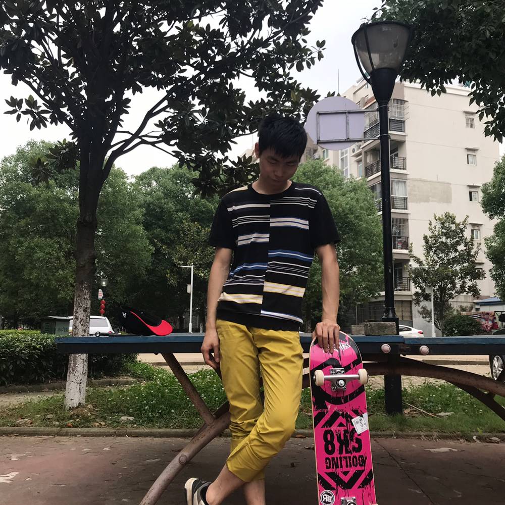 指尖上的泡泡的照片