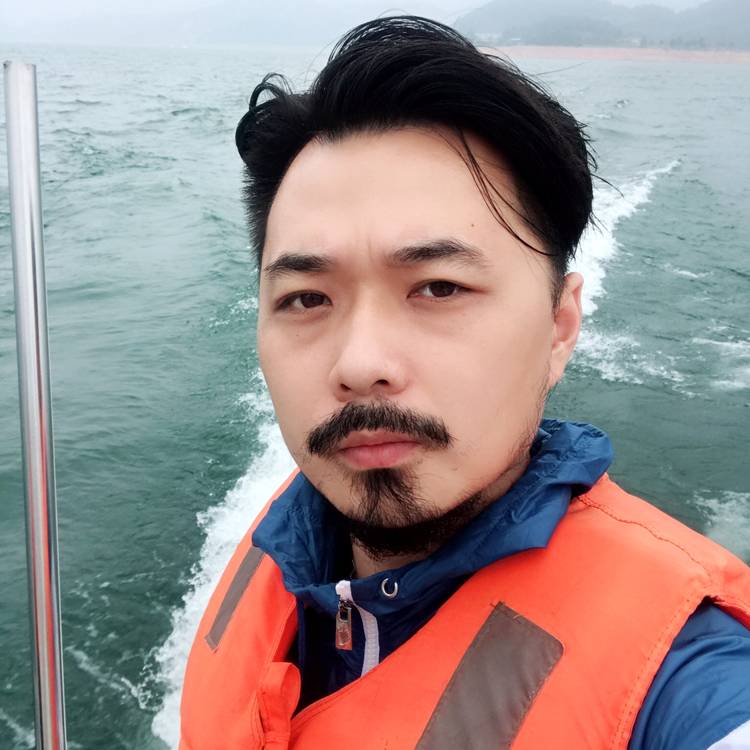 拍蚂蚱的照片