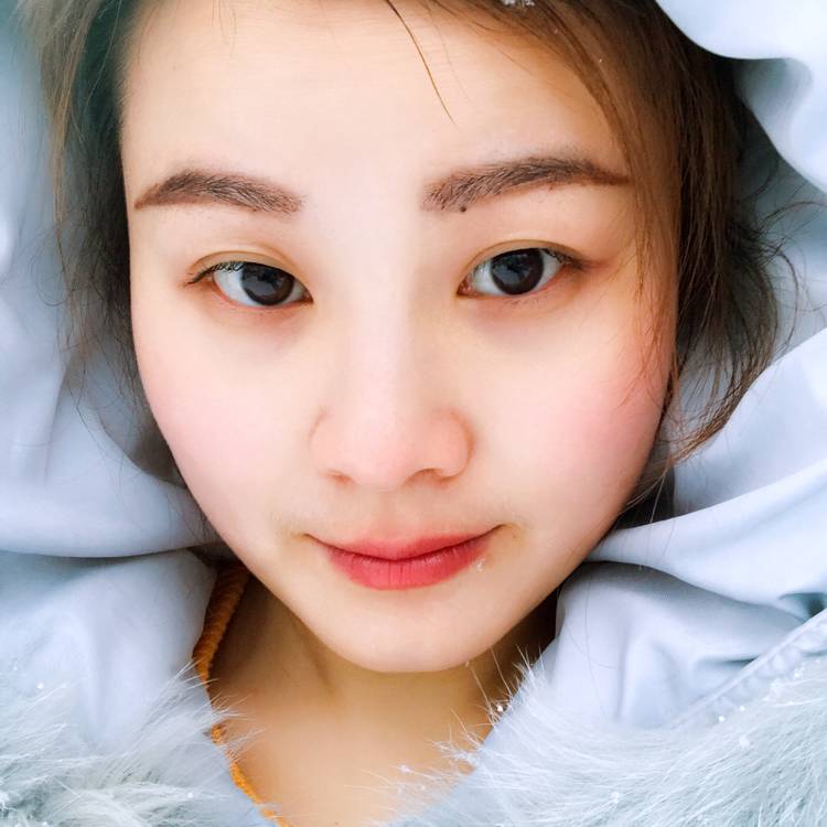 七色白云的照片