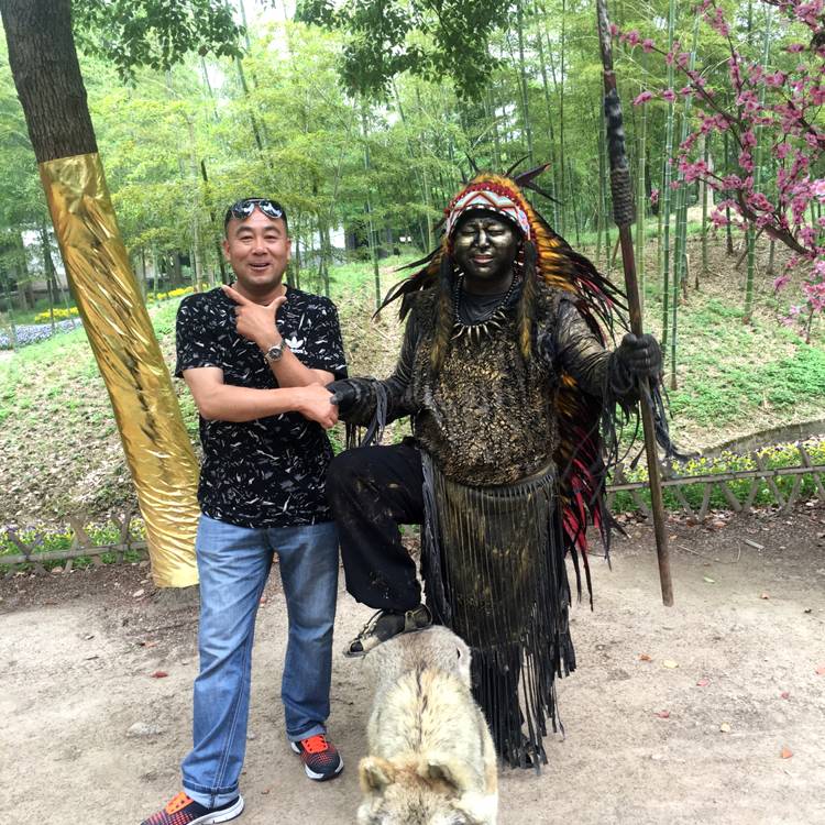 不抛弃不的照片
