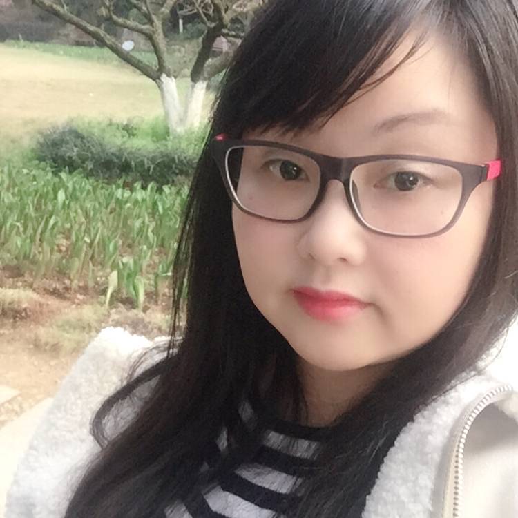 花生倾心专注的照片