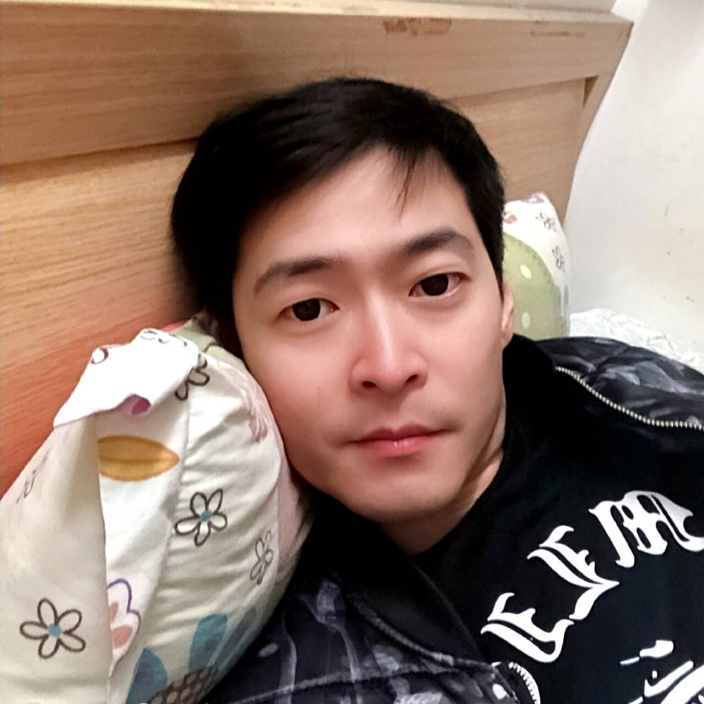 剪影挽手还单身的照片