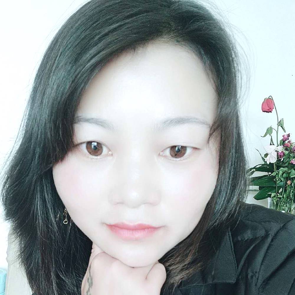 简单向小熊猫的照片