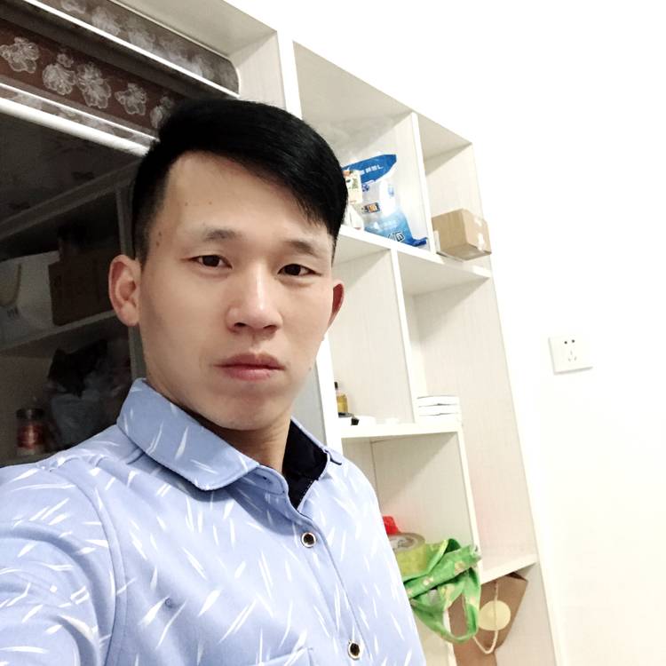 沉睡中的男人的照片