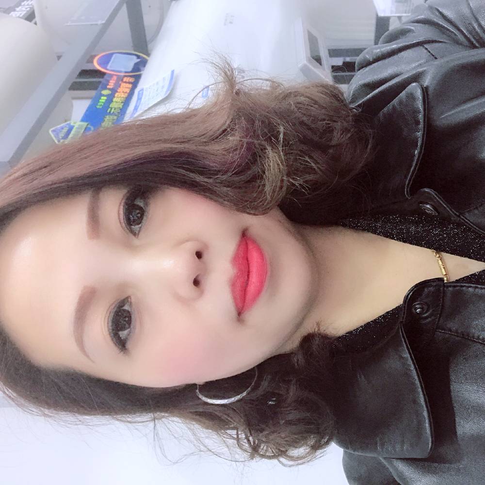 矜柔悦耳容儿的照片