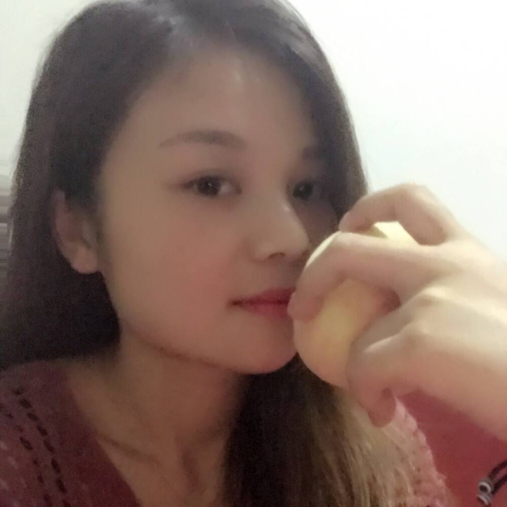 白猫苹果的照片