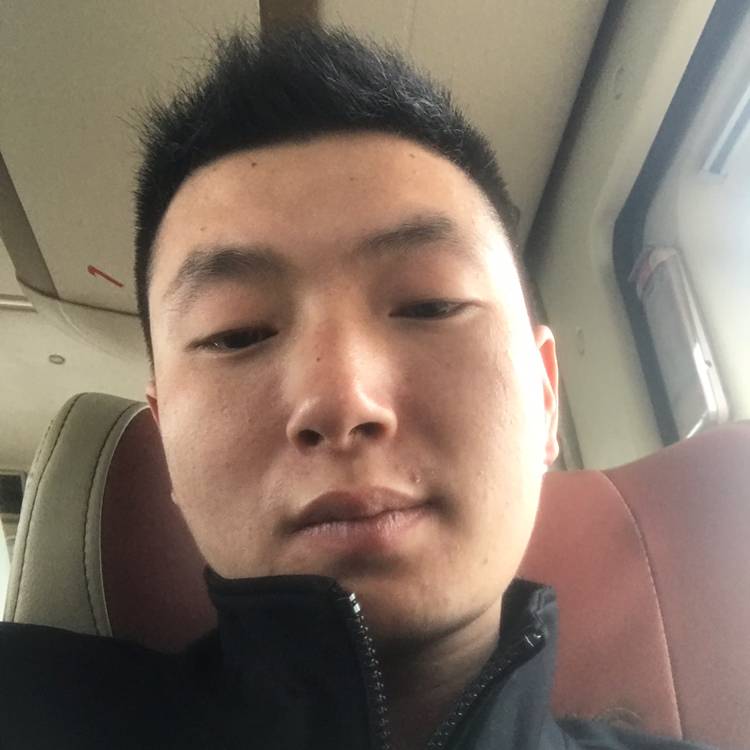 痴情深拥西装的照片