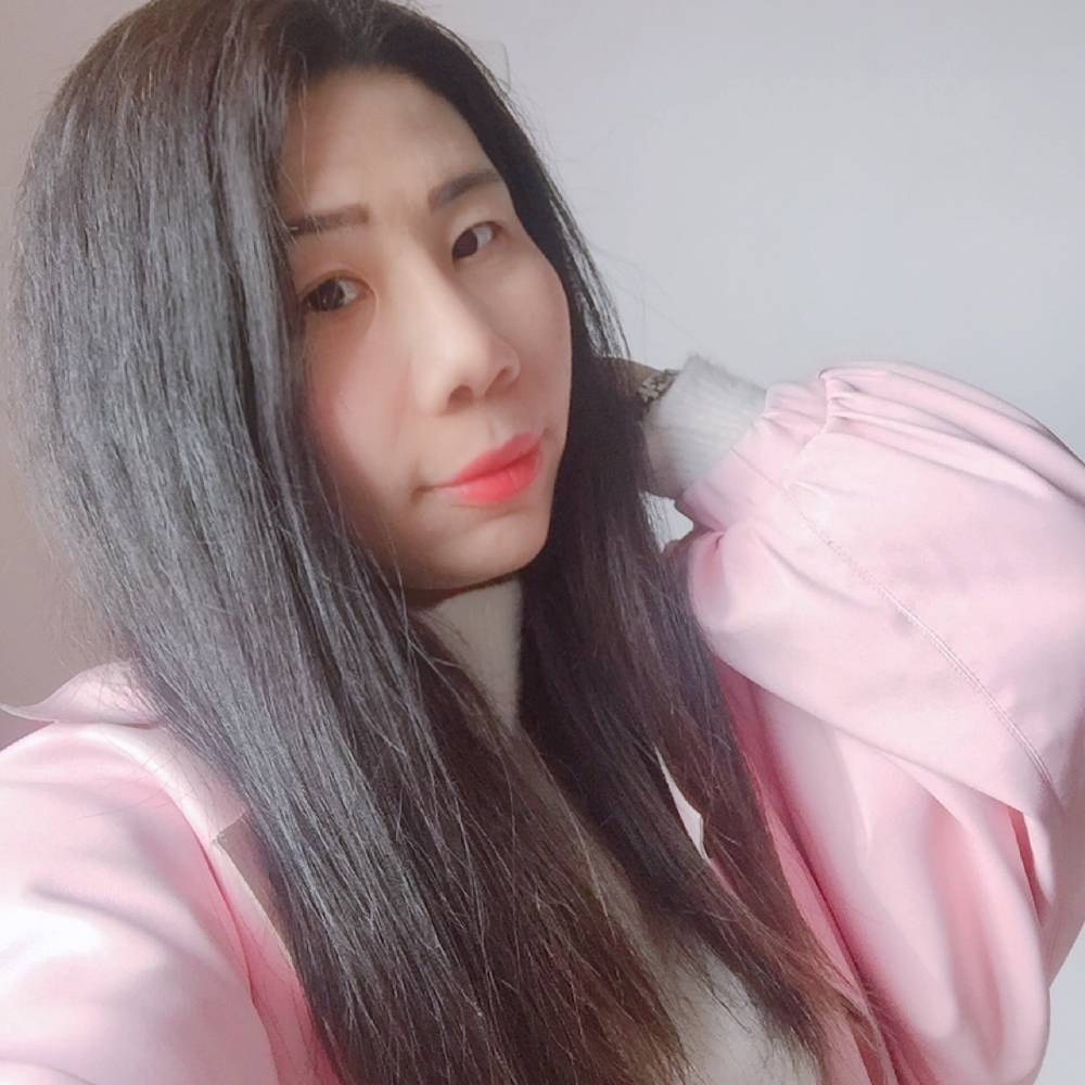 明媚泪了鲜花的照片