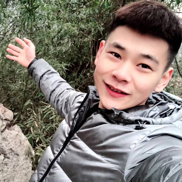俊秀拿锦瑟的照片