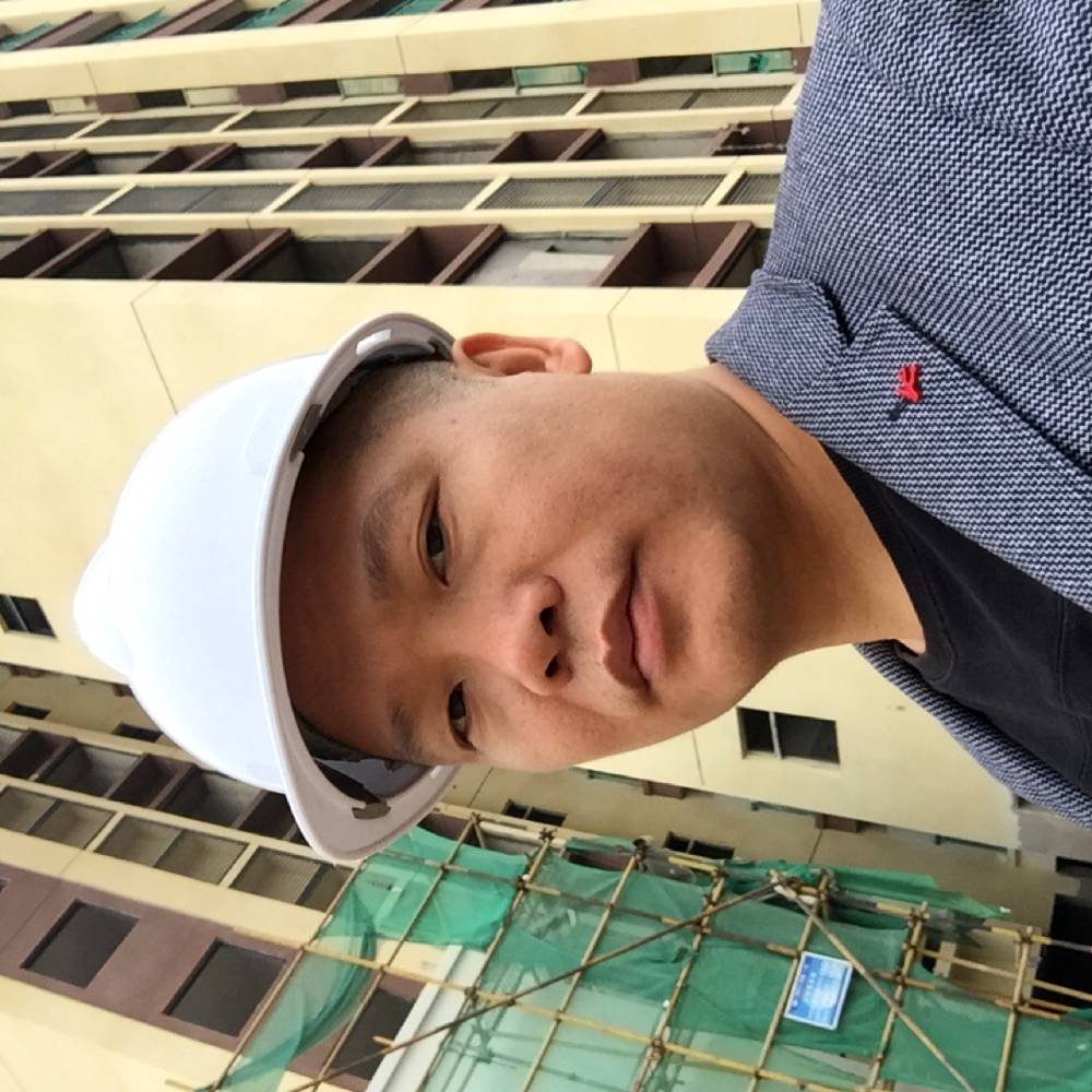 漂亮挽手期待的照片