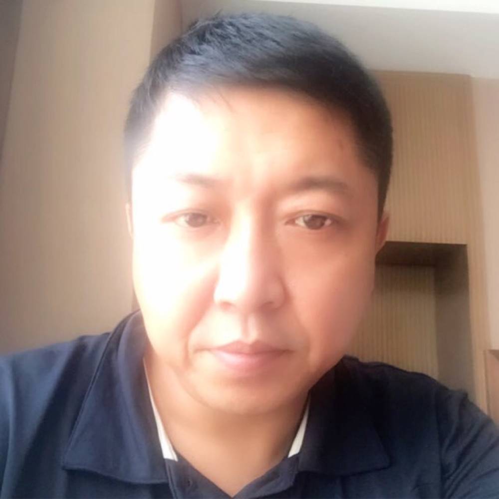 男人的航线的照片