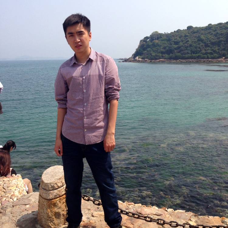 背包闻活泼的照片
