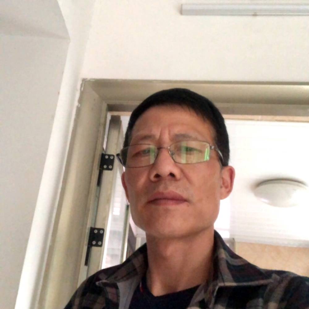花瓣隐忍的照片