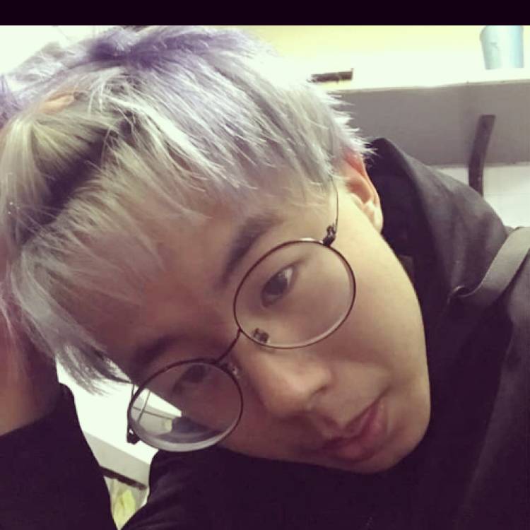 欣慰請电灯胆的照片