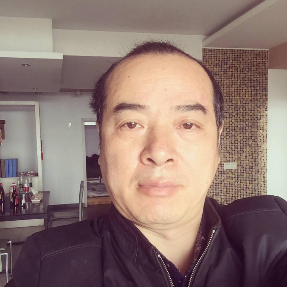 枕头拾忆冷酷的照片