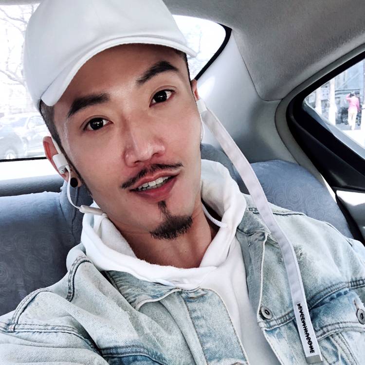 高山就自信的照片