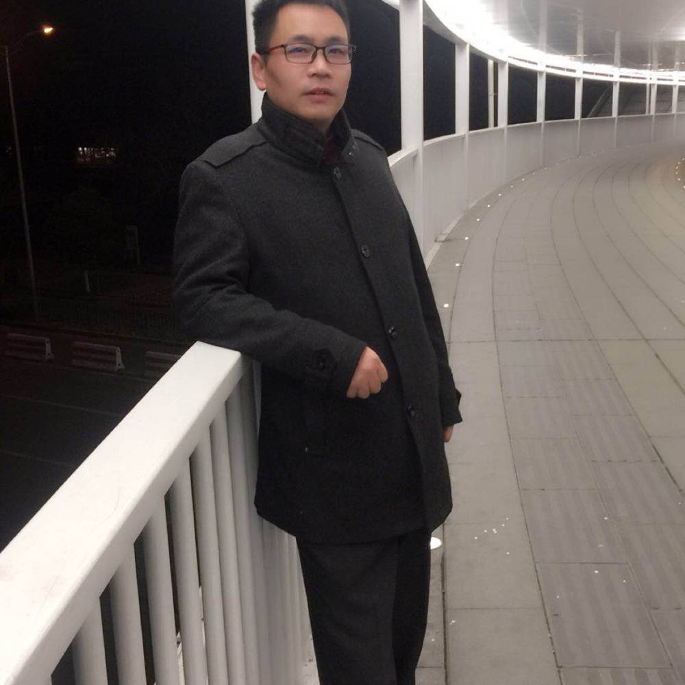 魁梧停止夏露的照片