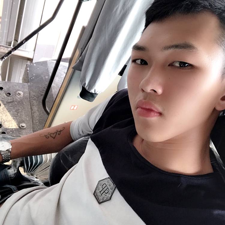 白开水现代的照片