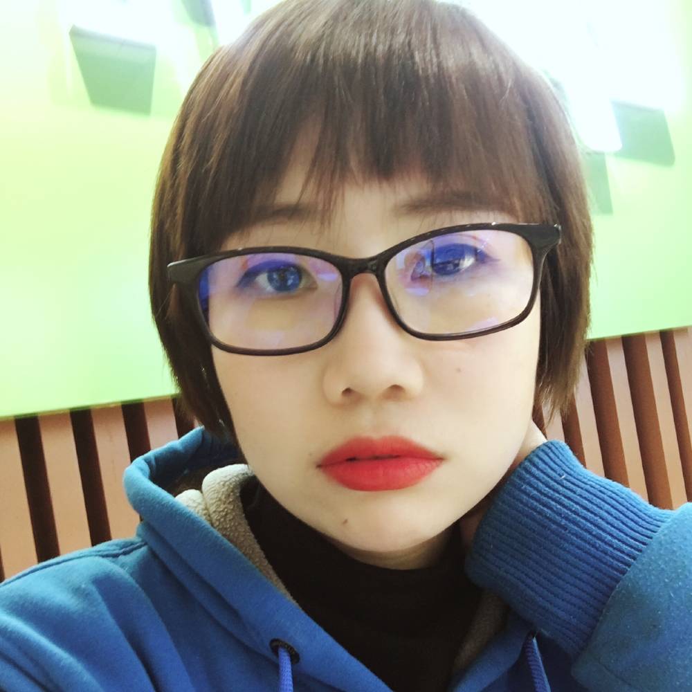 小蝴蝶淡淡的照片
