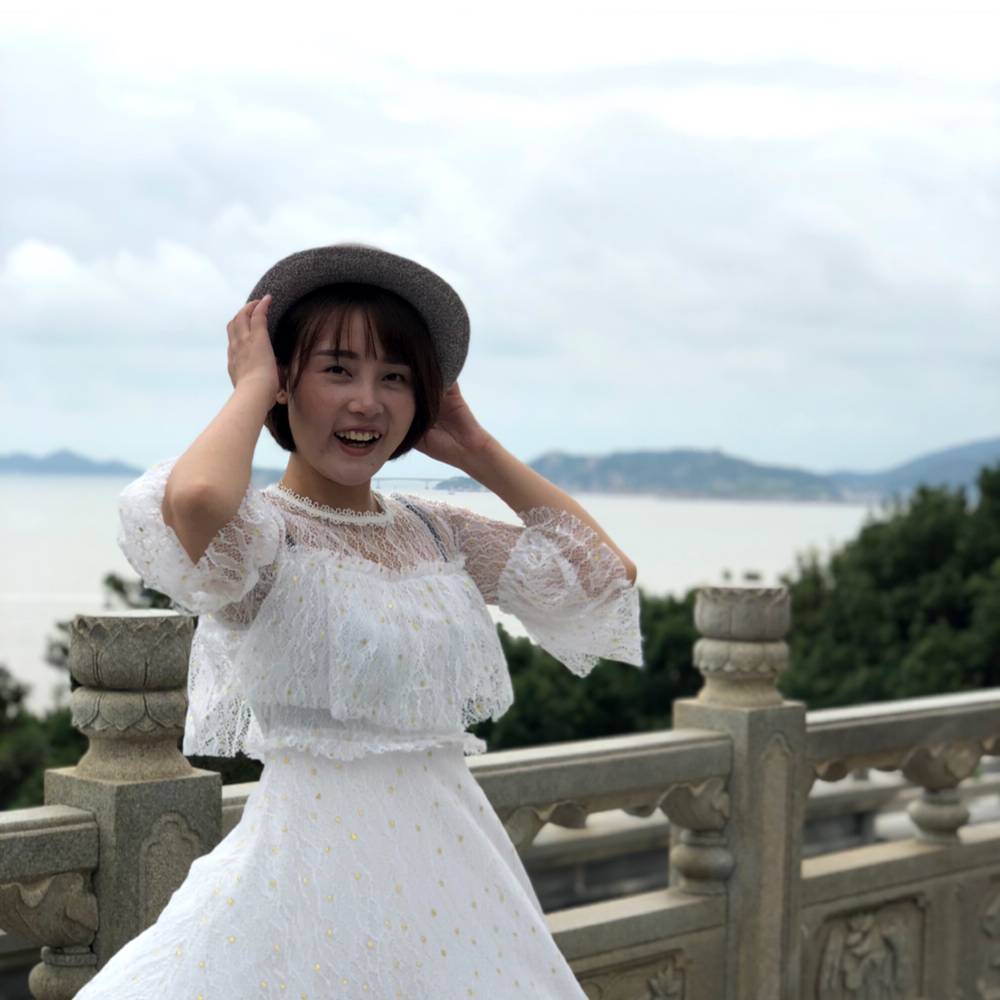 怕孤单爱恋水池的照片