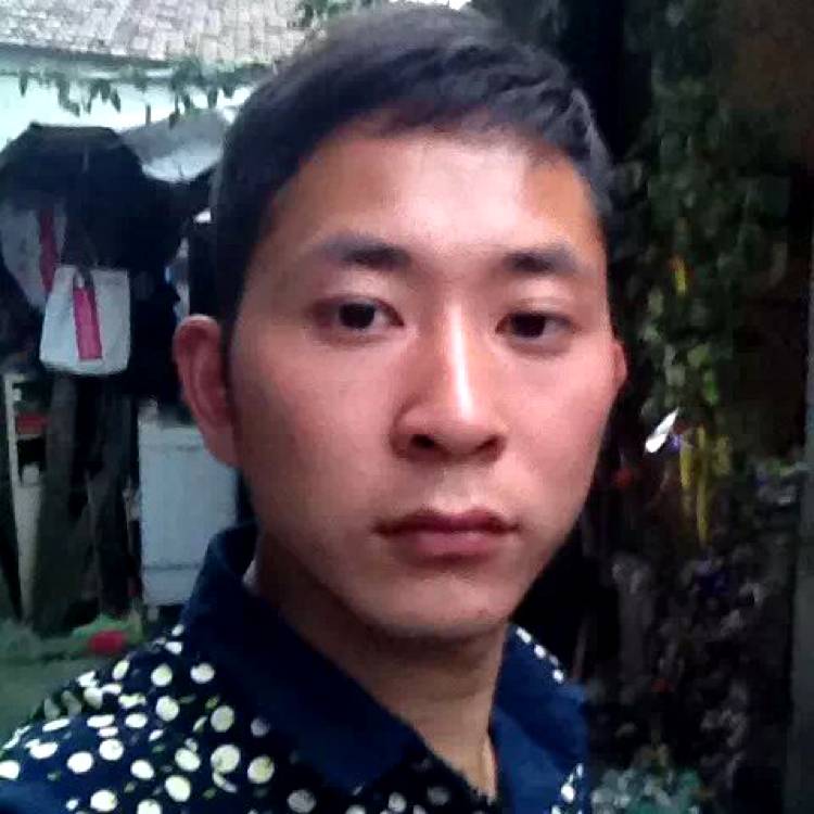 冷眸保卫明媚的照片
