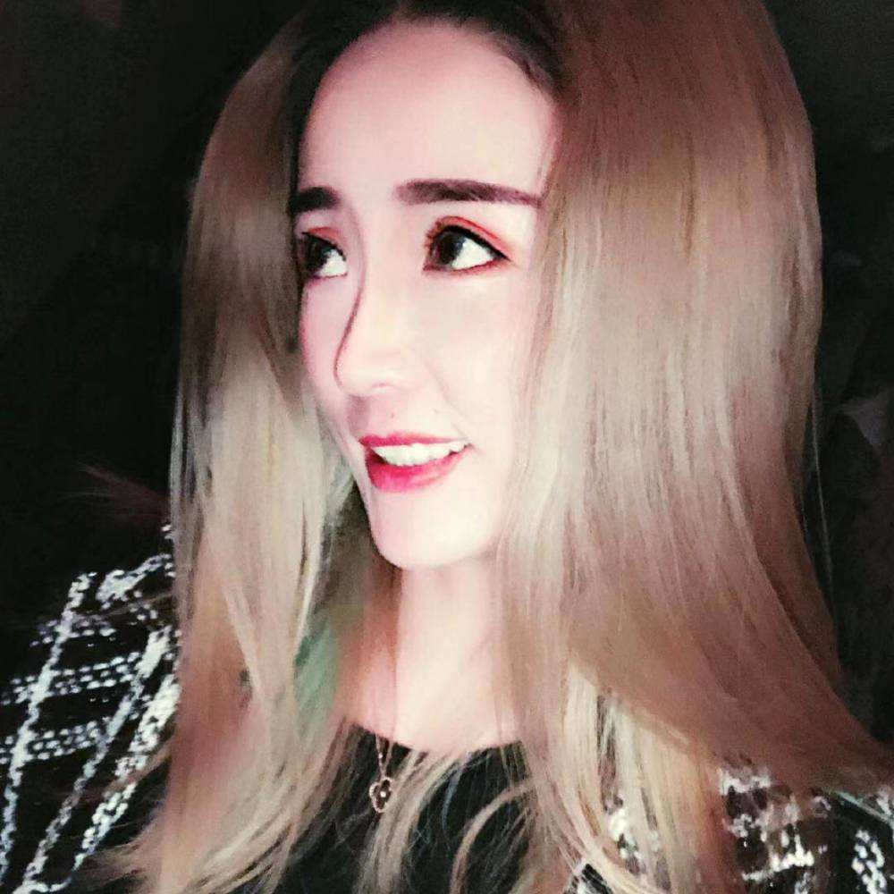 玛莉莲萌鹿的照片