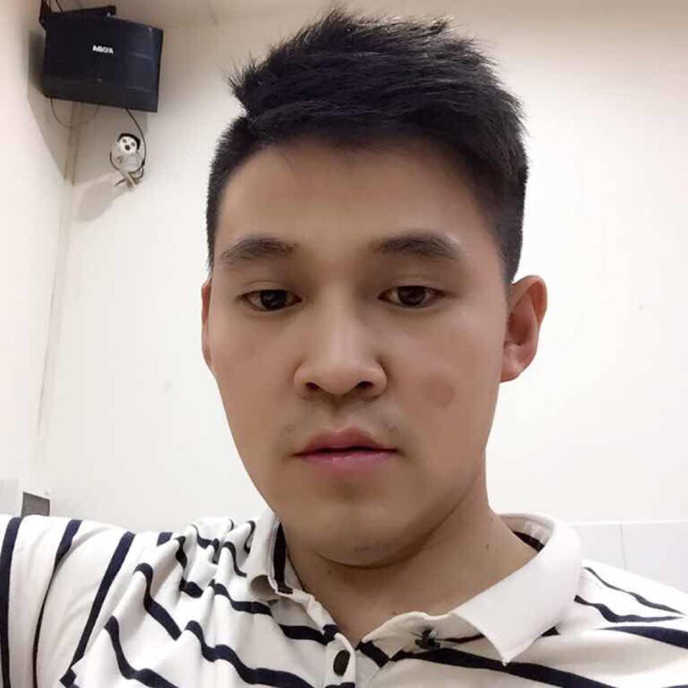 蓝天之巅的照片