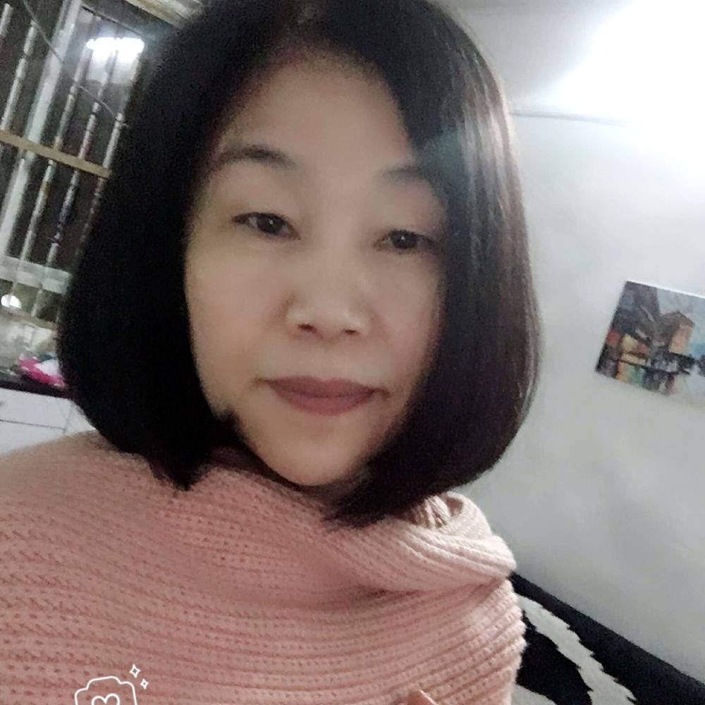 笨笨凝眸化羽的照片