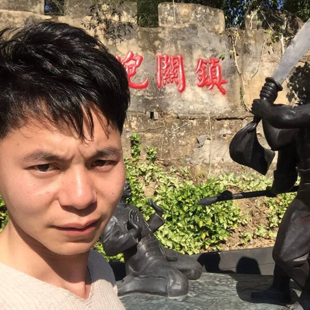 卢悦的照片
