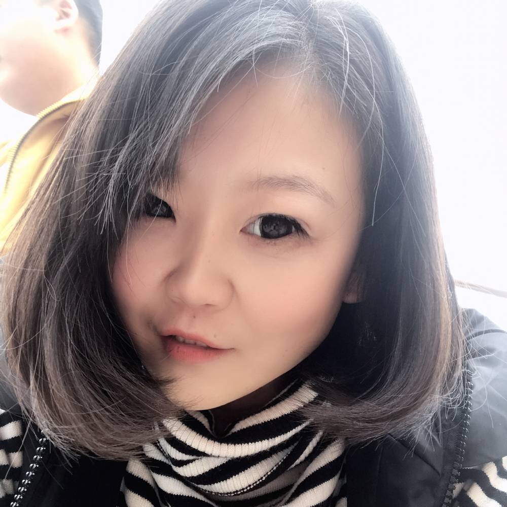 草莓贤惠的照片