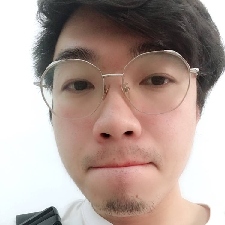老黑爱钢枪的照片
