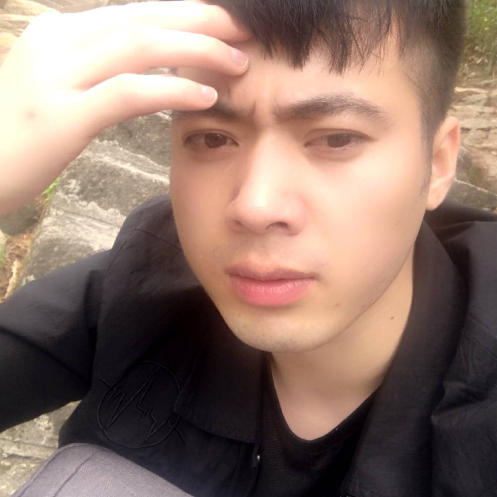 发卡明媚的照片
