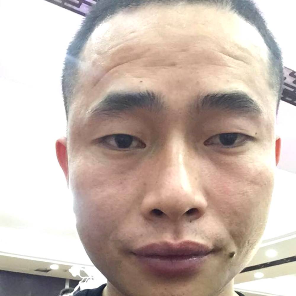 挂Q只等一人的照片