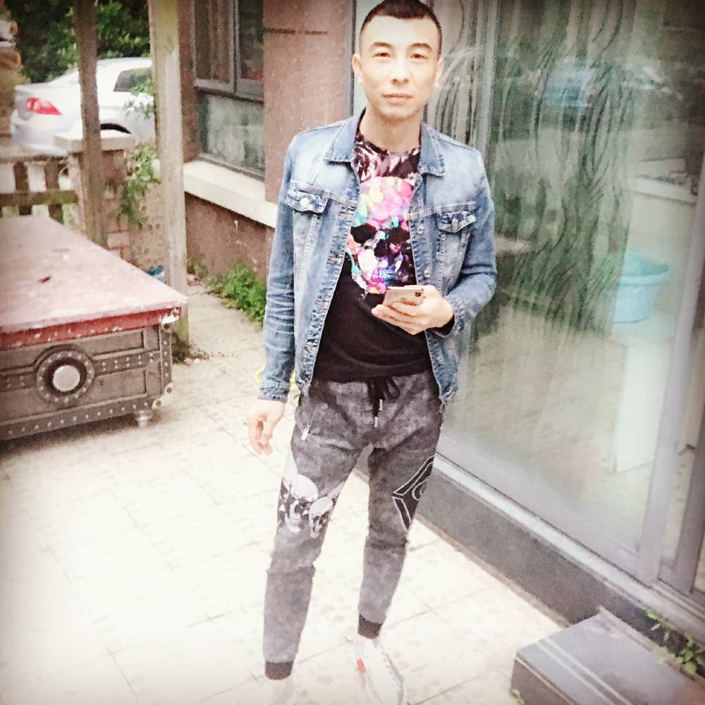 老婆在吗?的照片