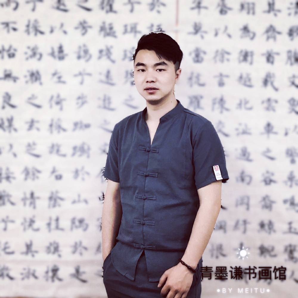 那是一个少年的照片