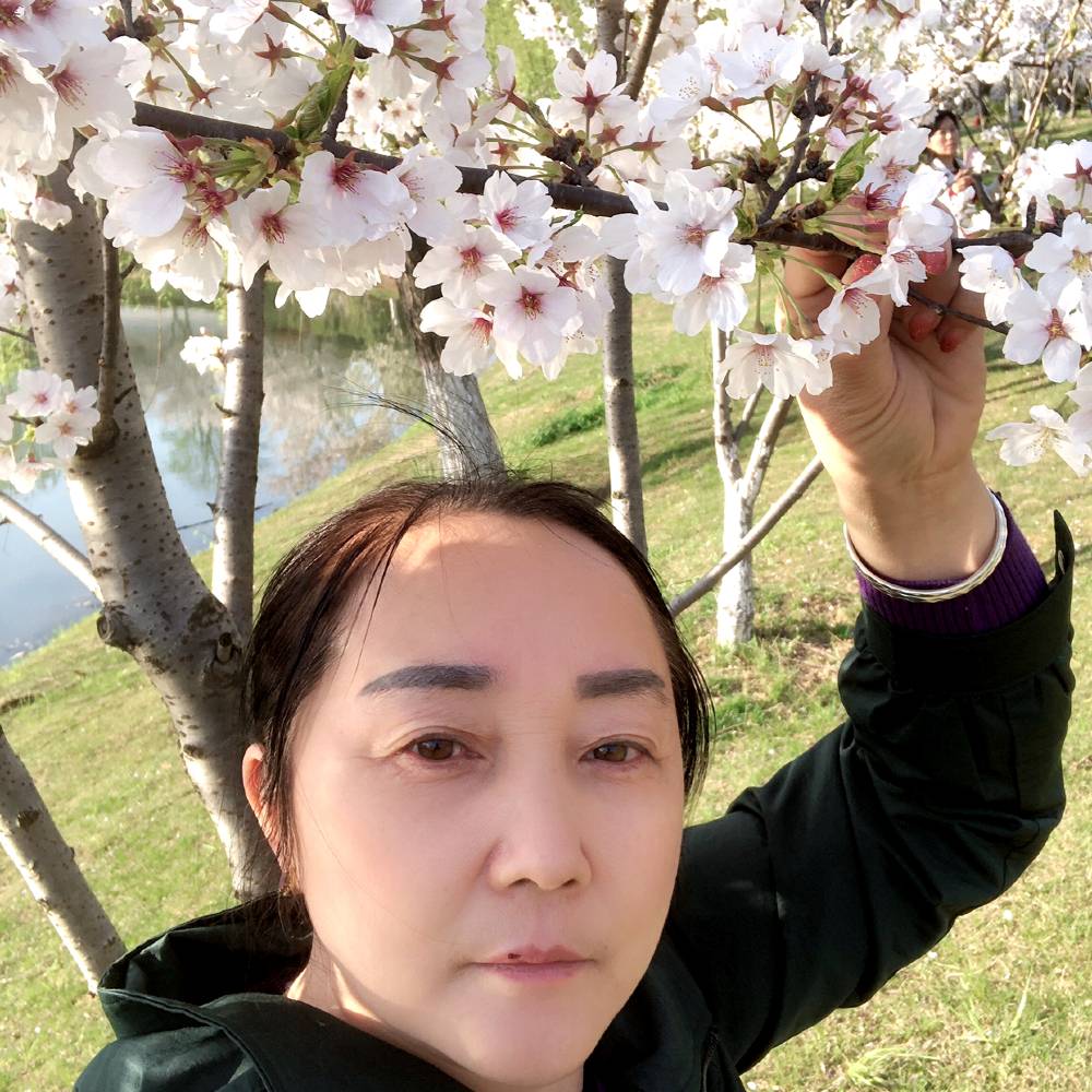 金毛笑粗犷的照片