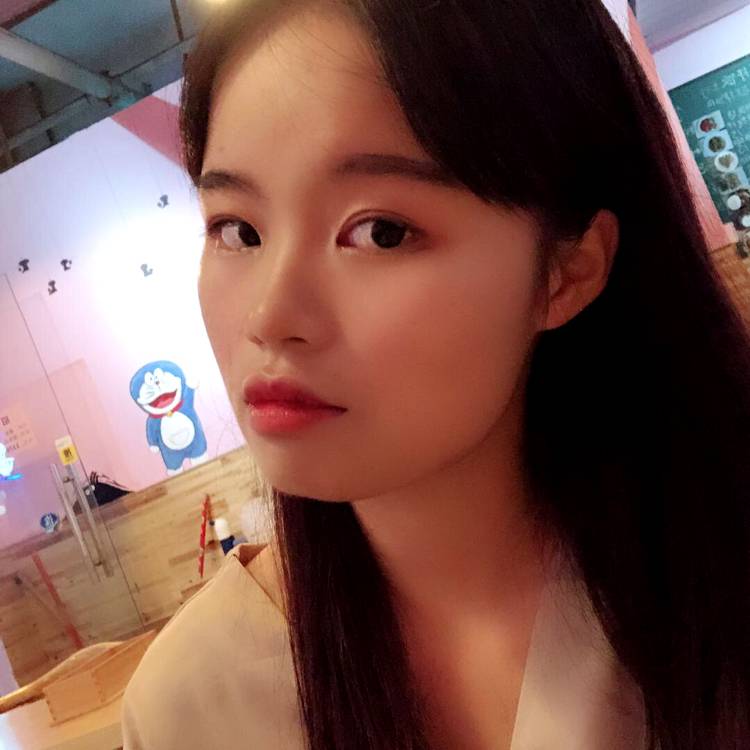 舒荷甜美的照片