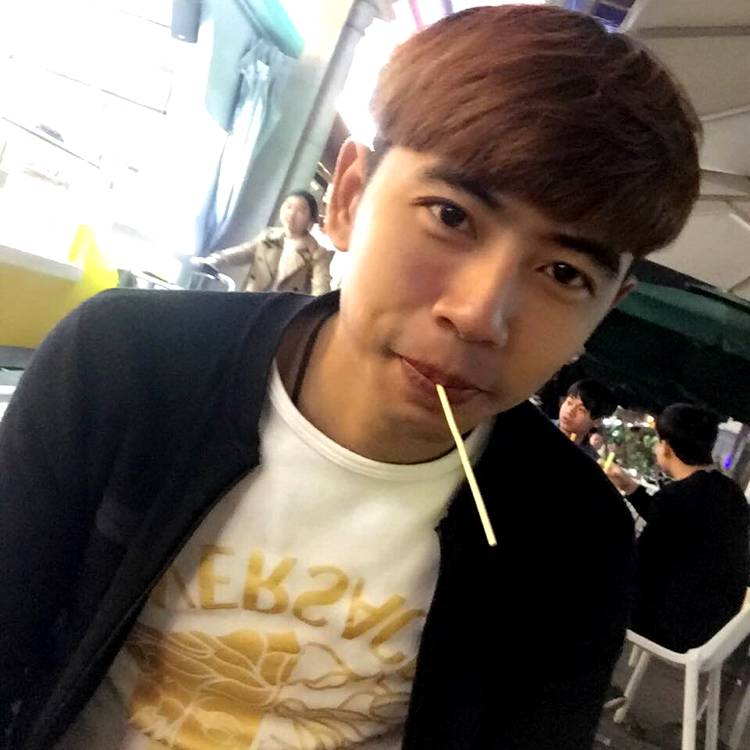 玻璃的碎片的照片