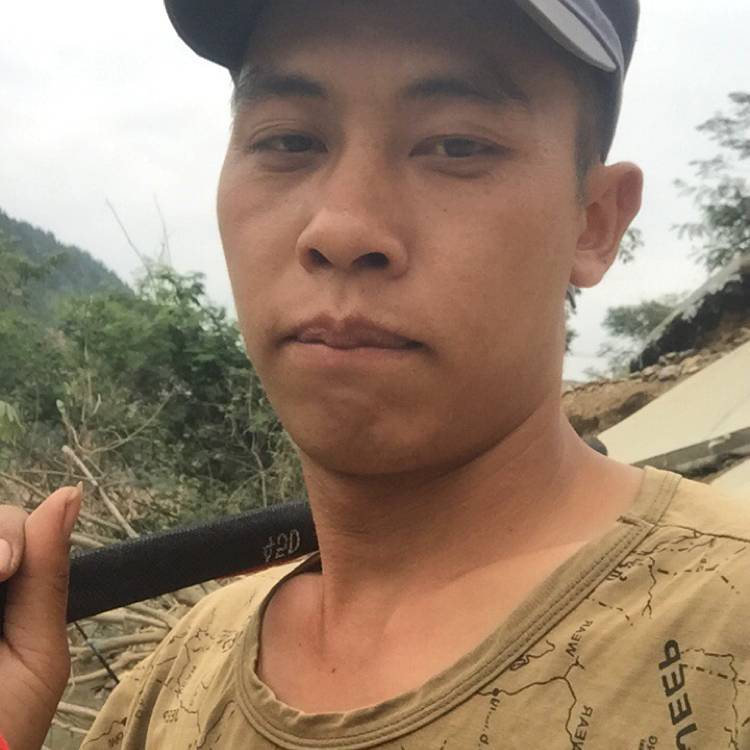 冷傲漫步舒荷的照片