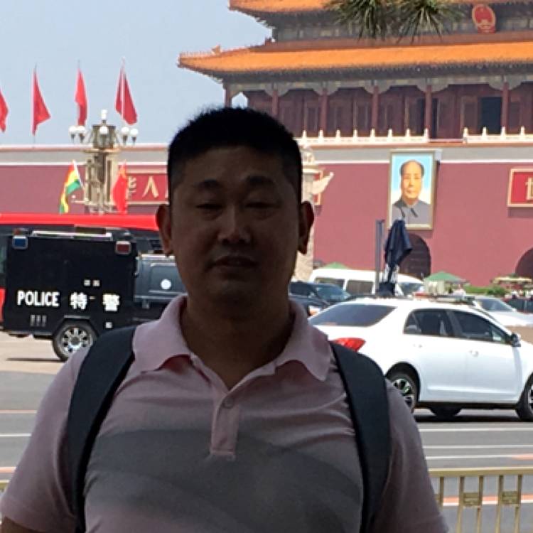 大侠回首深情的照片