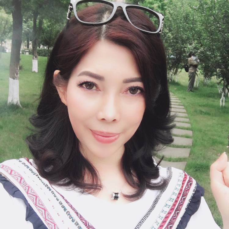 小甜瓜兴奋的照片