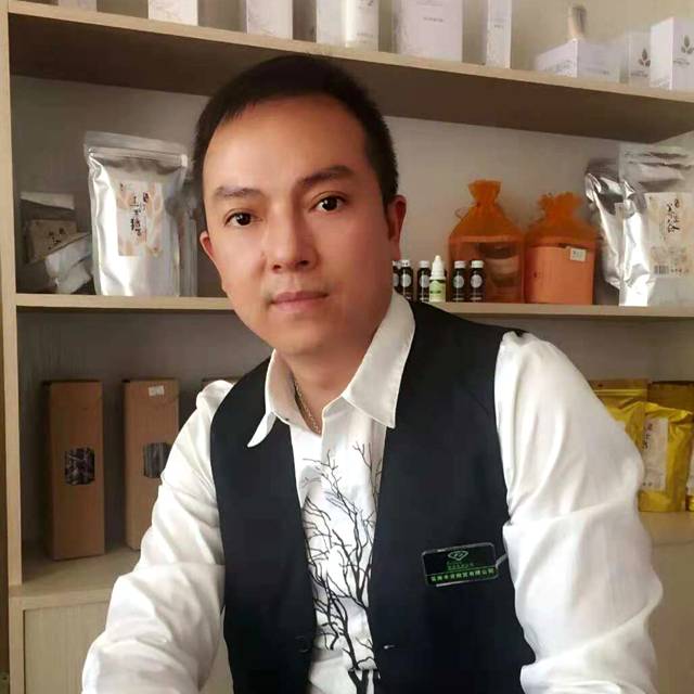 尊云细心的照片