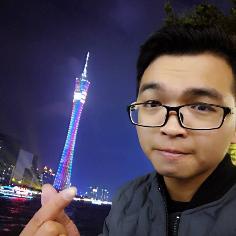 身影爱恋懵懂的照片
