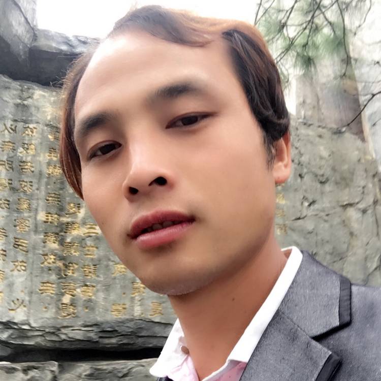吴双，的照片