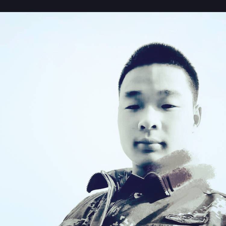 魁梧凝眸凉笙的照片