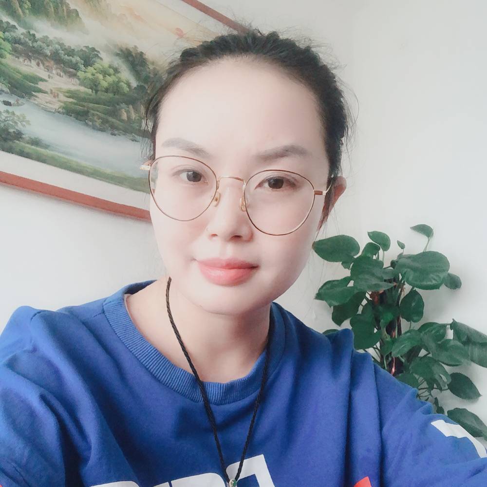 安静的小姐姐的照片