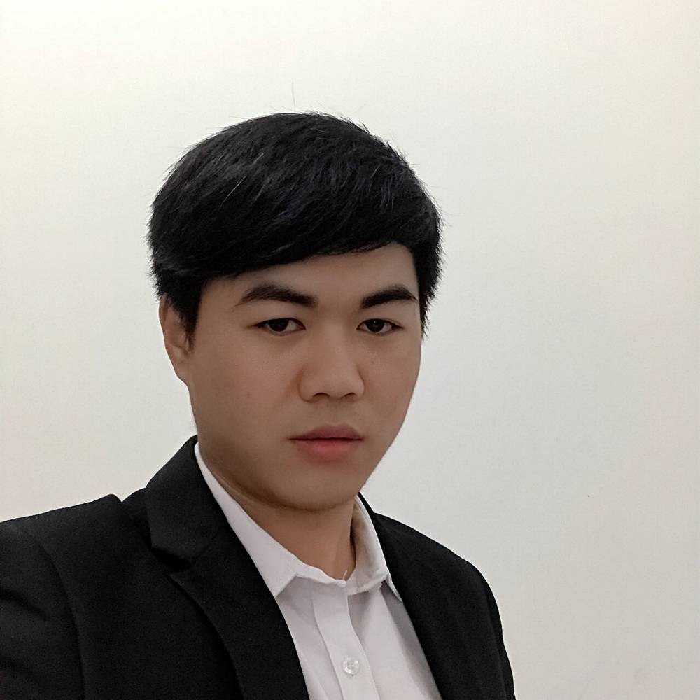 另一半。的照片