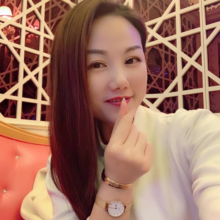 风趣踢睫毛的照片
